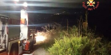 Ritrovato vivo anziano disperso, recuperato dai Vigili del Fuoco in fondo a un dirupo