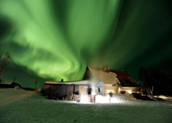 Tempesta magnetica in arrivo sulla Terra, potrebbe causare blackout a Smartphone e Gps