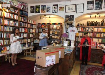 #ioleggoperché, a Crotone guerrilla reading con sei personaggi in cerca d’autore