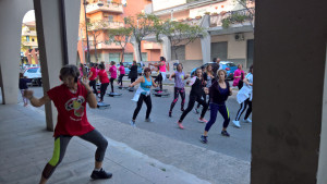 A Cirò Marina la Silent Disco diventa Silent Sport, le ragazze della Free Body invadono Via Venezia (1)