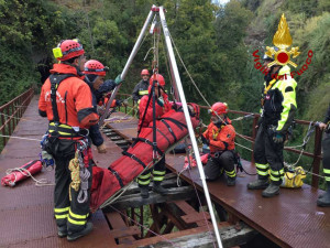 Addestramento dei Vigili del Fuoco su un ponte dismesso delle Ferrovie Calabro Lucane (4)