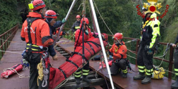 Addestramento dei Vigili del Fuoco su un ponte dismesso delle Ferrovie Calabro Lucane