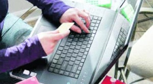 Affitto truffa- mette su internet un annuncio di una casa vacanza a Cirò Marina, denunciata ragazza