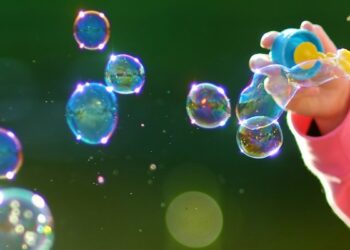 Bolle di sapone killer, il Ministero della Salute lancia l’allerta per rischio microbiologico