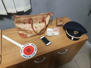 Donna chiede aiuto alla Polizia per rapina e stalking, Arrestato crotonese