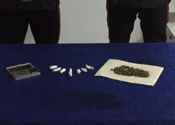 Droga nascosta nel divano di casa, arrestato un 33enne dai Carabinieri