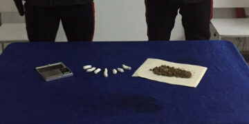 Droga nascosta nel divano di casa, arrestato un 33enne dai Carabinieri