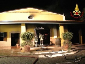 In fiamme l'agriturismo “L’Ovile” a Isola Capo Rizzuto