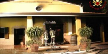 In fiamme l’agriturismo “L’Ovile” a Isola Capo Rizzuto