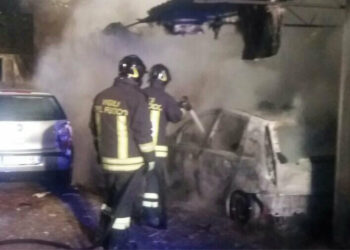 In fiamme le Autovetture di due Parroci a Corazzo di Scandale