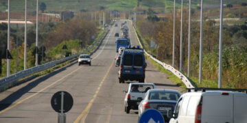 Manifestazione sulla SS106 del “Movimento VITA” guidata da Nando Amoruso verso Crotone