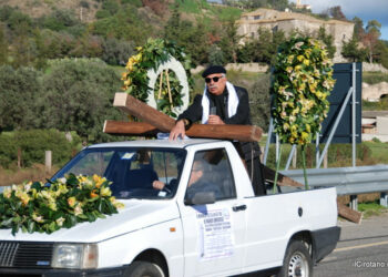 Manifestazione sulla SS106 del “Movimento VITA” guidata da Nando Amoruso verso Crotone