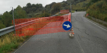 Crucoli, iniziati i lavori per la frana sulla SP1