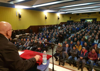 Oliverio ha incontrato a Cosenza i lavoratori forestali