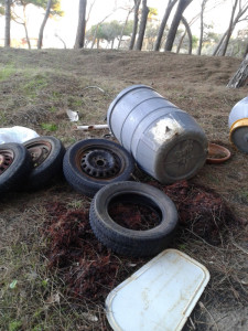 Rinvenuta discarica abusiva nella pineta di Cirò Marina (1)