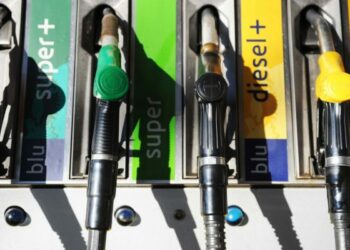 Sequestrata dalla Finanza autocisterna con 4500 litri di gasolio di illecita provenienza