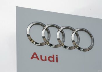 Audi richiama 330mila veicoli: rischio incendio