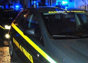 Blitz nella notte della Guardia di Finanza di Crotone, operazione “ginetto”: 13 arresti