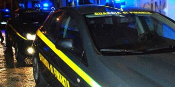 Blitz nella notte della Guardia di Finanza di Crotone, operazione “ginetto”: 13 arresti