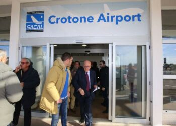 Cantiere Crotone, Oliverio visita l’aeroporto Sant’Anna