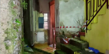 Cinquantenne trovato morto in casa pieno di lividi ed escorazioni, indagano i Carabinieri