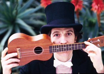 Crotone, l’Ukulele di Rino Gaetano sia esposto al pubblico