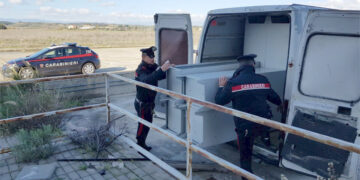 Furto nella fabbrica “Kroton Gress 2000 Industriale Ceramiche Srl” di Crotone, due arresti