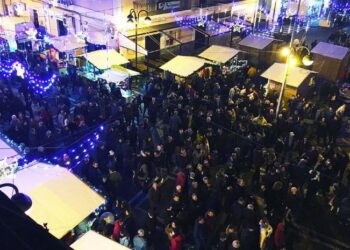 Grande successo di pubblico la prima edizione della “Corrida di Checco” nei Mercatini a Cirò Marina