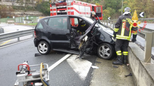 Incidente nella galleria sulla strada per Lamezia, una ragazza e una anziana estratte dalle lamiere (3)