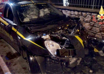 Incidente stradale, coinvolte una l’Alfa Romeo della Guardia di Finanza ed una Jeep Cherokee