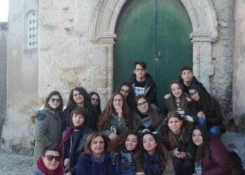 La prima classe del Classico e la seconda del Turistico di Cirò Marina in uscita a Santa Severina