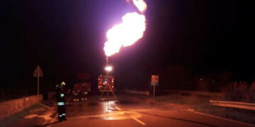 SS106 ancora chiusa per l’incidente sulla strada zona Strongoli, causa ribaltamento autocisterna