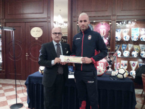 Sassuolo Crotone Una fascia speciale per Cordaz (1)