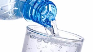 Solvente finito nell'acqua minerale