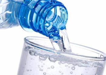 Solvente finito nell’acqua minerale, il Ministero salute notifica allerta a UE