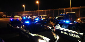 Tenta di rubare un auto, beccato e arrestato dalle le Volanti della Polizia