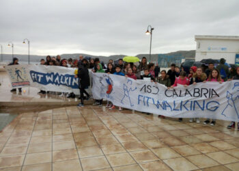 Terza giornata nazionale Liltwalking, in 750 sfidano la pioggia per la camminata della salute a Crotone