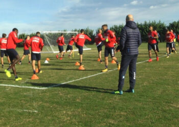 Crotone Calcio: Rifinitura sotto lo sguardo attento di Zenga e i convocati per il Sassuolo