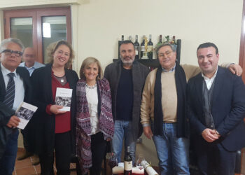 Presentato a Cirò Marina il libro “Amori regalati” di Olimpio Talarico