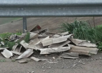 Cirò, rinvenuta Discarica abusiva di eternit, plastica, elettrodomestici, rifiuti urbani e tanto vetro