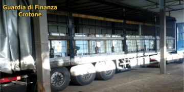 Contrabbando prodotti petroliferi: Blitz della Finanza di Crotone, frode per oltre 1 milione di euro