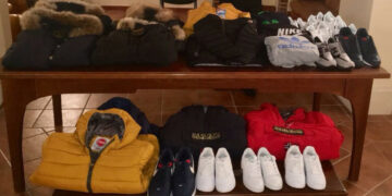 Controlli dei Carabinieri sull’abusivismo commerciale, sequestrati capi di vestiario contraffatti