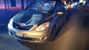 Coppia esce dal Cinema e viene investita da un'auto in transito sulla SS106, lui muore sul colpo e lei ferita