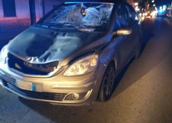 Coppia esce dal Cinema e viene investita da un’auto in transito sulla SS106, lui muore sul colpo e lei ferita