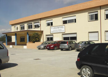 Corigliano, Scuole elementari di Cantinella, la denuncia di un genitore