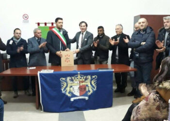 Defibrillatore donato dalla Fidelitas al Comune di Longobucco