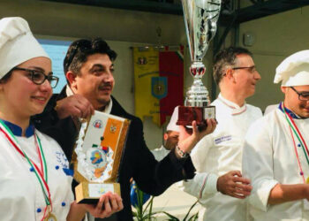 Due alunni dell’Istituto Alberghiero di “Le Castella” vincono il Concorso enogastronomico regionale