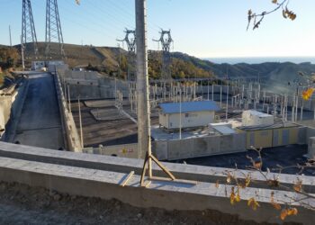 E luce fu. Aperto il primo aerogeneratore del Parco Eolico “Ypskron” di Cirò