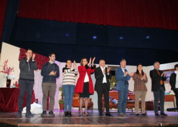 Grande partecipazione e risate del pubblico per la commedia “Serata in famiglia” a Cariati