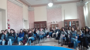 Incontro con la docente dell'UNICAL prof.ssa Paola Helzel nell'Aula Magna del Liceo Pitagora di Crotone (1)